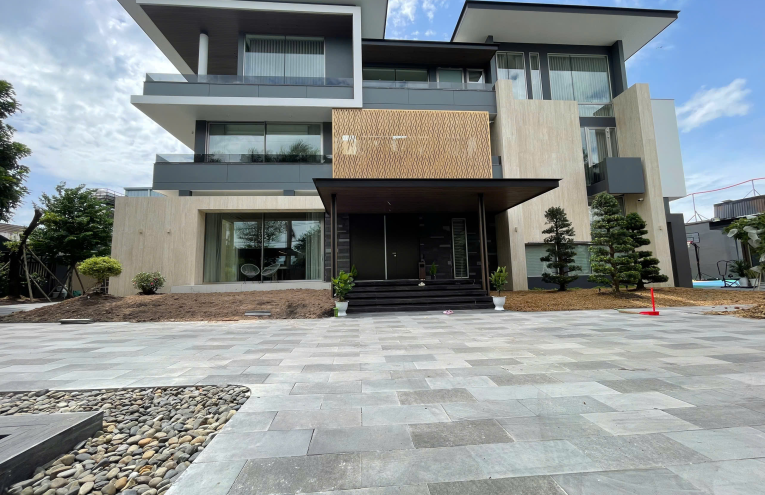 Thi công cầu thang kính, Thuận An - Bình Dương Nhà Anh Nhân