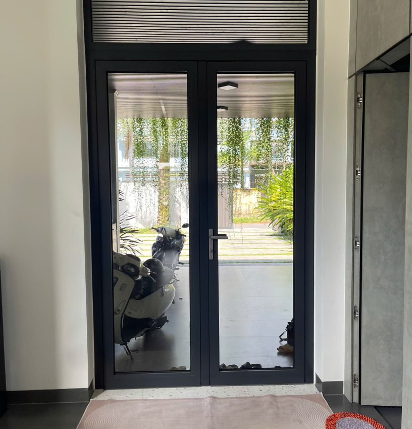 Cửa nhôm kính mẫu 02