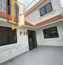 Cửa nhôm kính mẫu 04