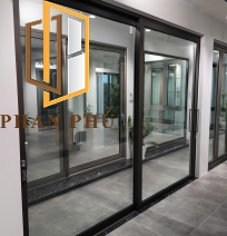 Cửa nhôm kính màu xám 