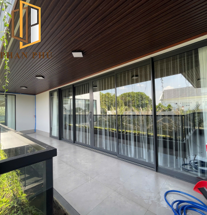 Cửa nhôm kính mẫu 01